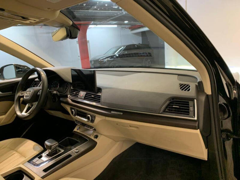 2023 Audi Q5 quattro Premium 40 TFSI