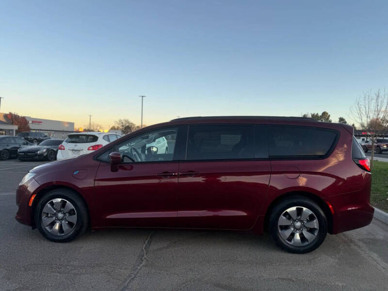 2018 Chrysler Pacifica Hybrid Limited