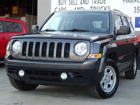 2015 Jeep Patriot for sale at Deal Maker of Gainesville in Gainesville FL