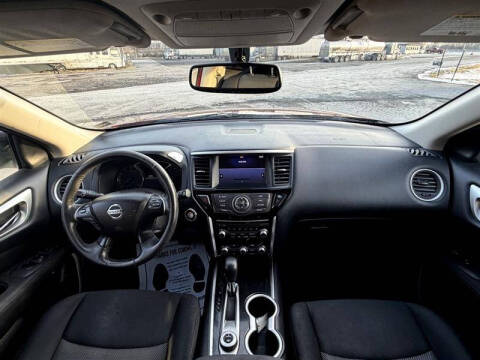 2017 Nissan Pathfinder SV