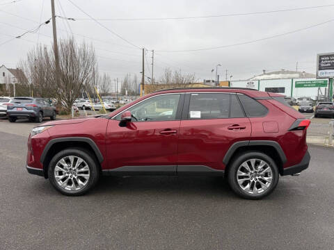 2025 Toyota RAV4 XLE Premium