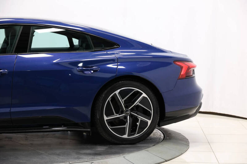 2024 Audi e-tron GT quattro Premium Plus