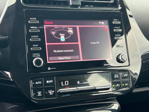 2022 Toyota Prius LE