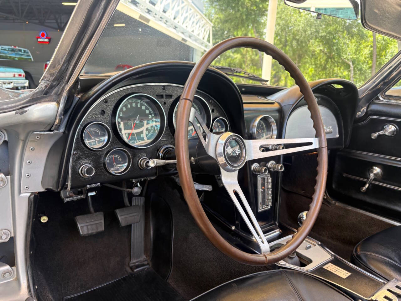 1966 Chevrolet Corvette 28