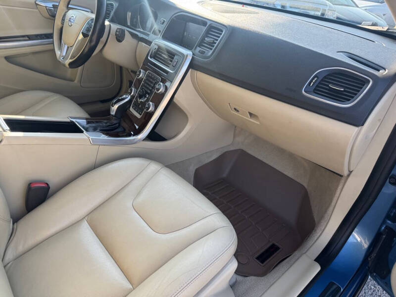 2015 Volvo V60 T5 Drive-E Platinum