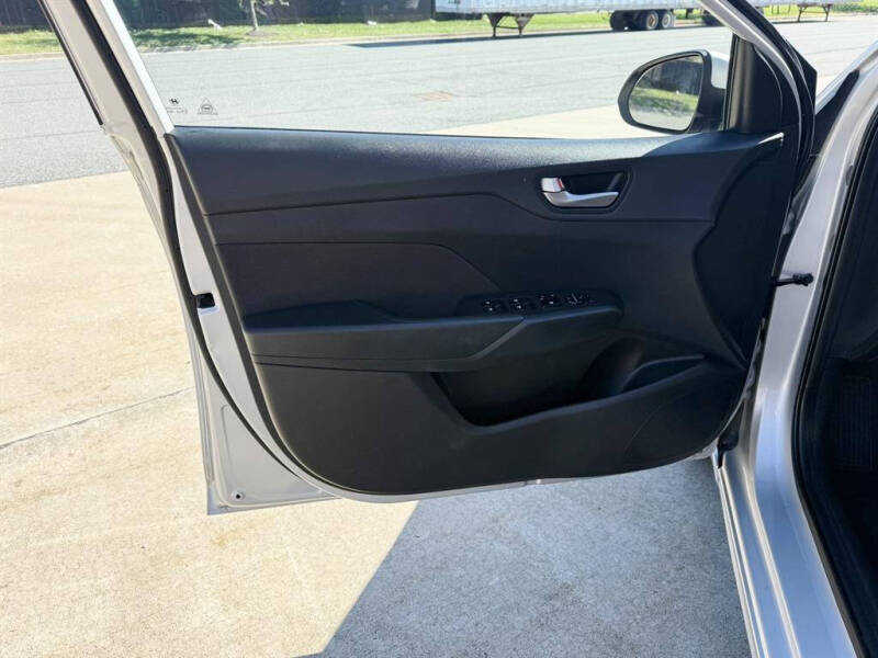 2019 Hyundai Accent SE