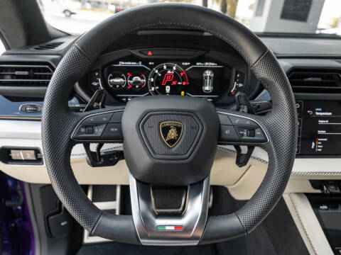 2025 Lamborghini Urus SE