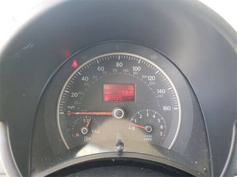 2009 Volkswagen New Beetle Base PZEV