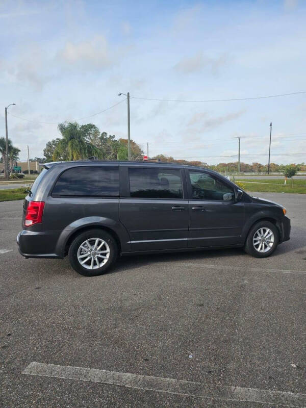 Dodge Grand Caravan's photo