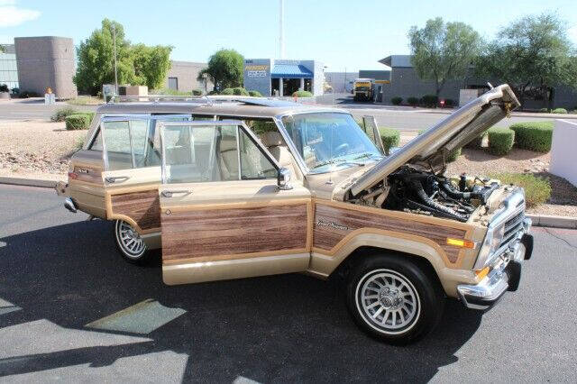 1990 Jeep Grand Wagoneer