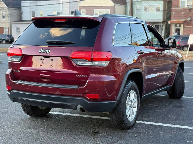 2019 Jeep Grand Cherokee Laredo E photo 4