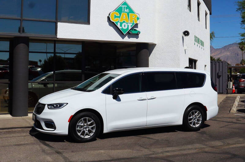 2024 Chrysler Pacifica Touring L