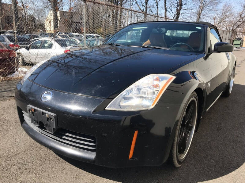 2005 Nissan 350Z for sale at MAGIC AUTO SALES in Little Ferry NJ