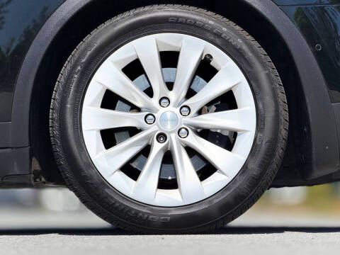 2019 Tesla Model X Standard Range