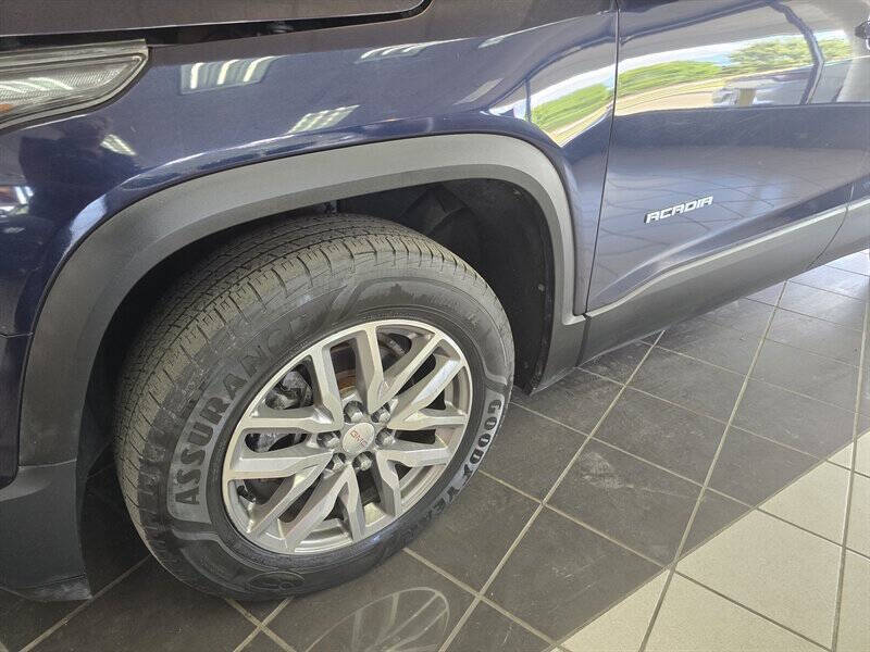 2017 GMC Acadia SLE-2