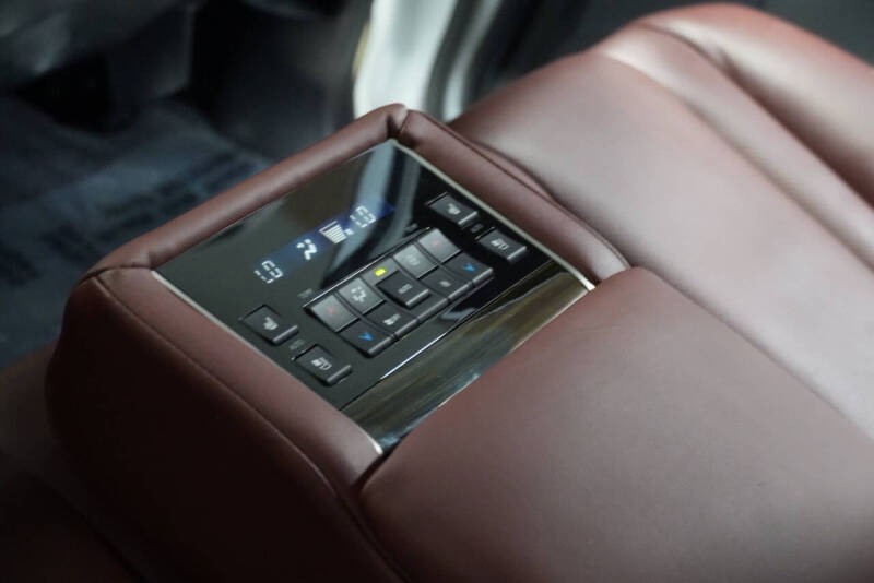 2016 Lexus LX 570