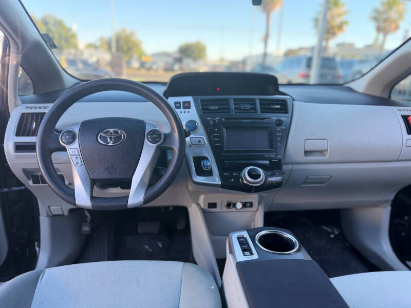 2012 Toyota Prius v Five