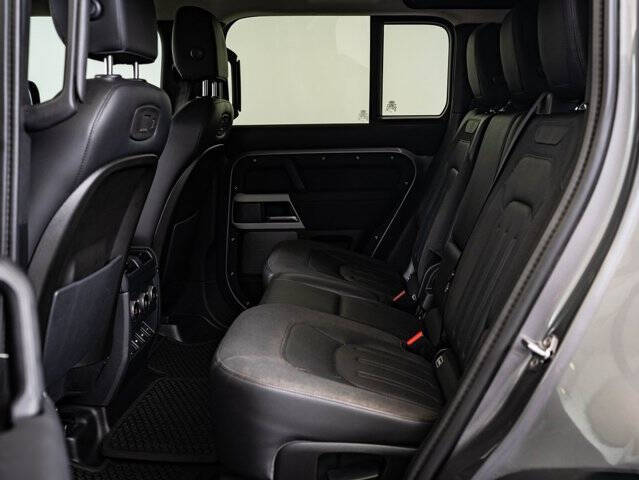 2020 Land Rover Defender 110 SE