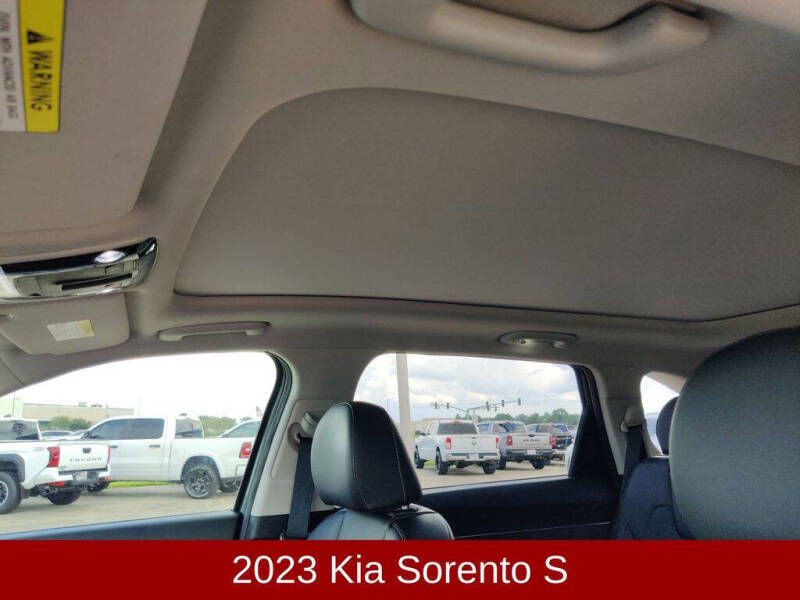 2023 Kia Sorento S
