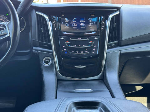 2018 Cadillac Escalade Luxury