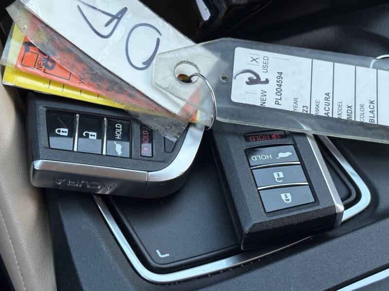 2023 Acura MDX w/Tech