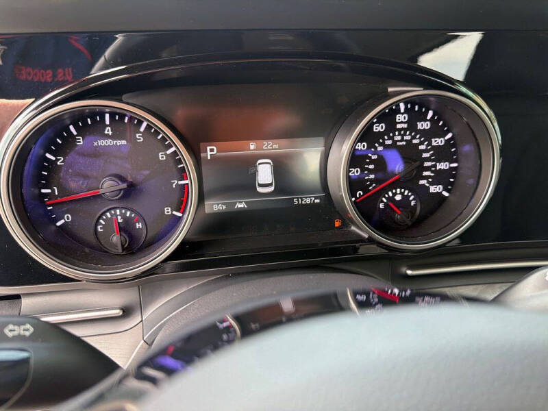 2024 Kia Carnival EX