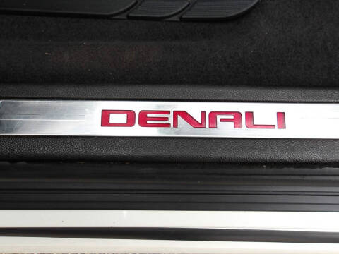 2011 GMC Acadia Denali