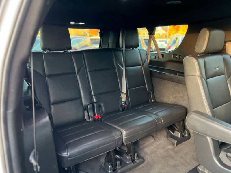 2022 Cadillac Escalade ESV Luxury