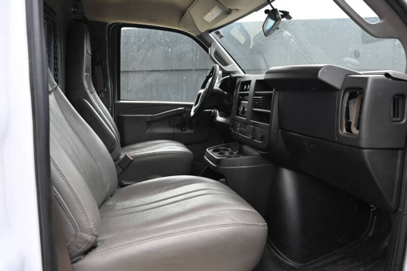2024 Chevrolet Express 2500