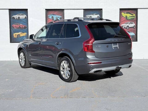 2016 Volvo XC90 T6 Momentum