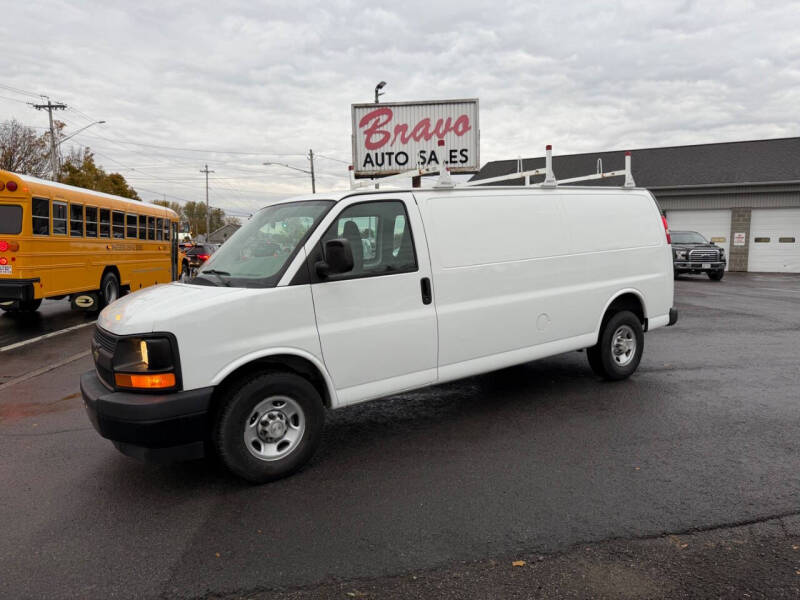 2017 Chevrolet Express Cargo Work Van's photo