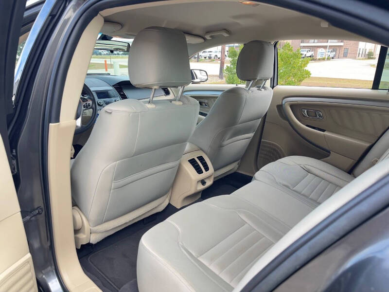 2019 Ford Taurus SE