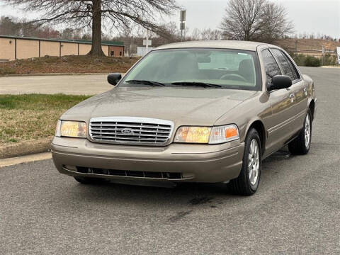 2006 Ford Crown Victoria for sale at CarXpress in Fredericksburg VA