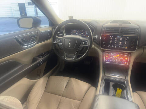 2017 Lincoln Continental Select