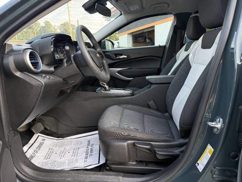 2025 Chevrolet Trax LS