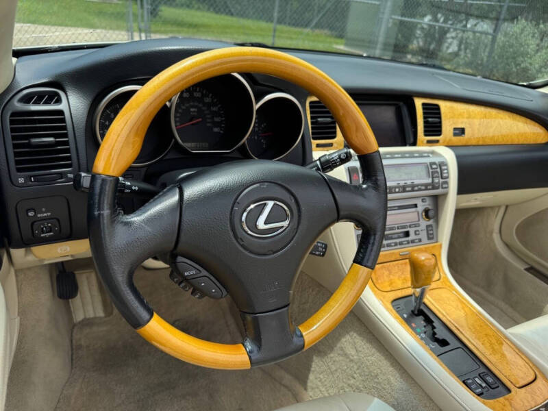 2005 Lexus SC 430