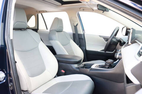2019 Toyota RAV4 XLE Premium