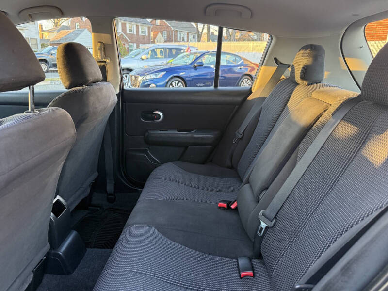 2012 Nissan Versa 1.8 SL