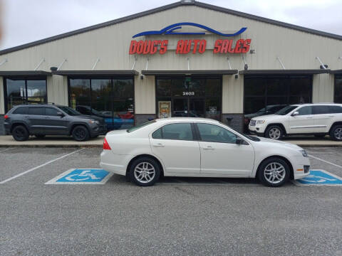 2011 Ford Fusion for sale at DOUG'S AUTO SALES INC in Pleasant View TN