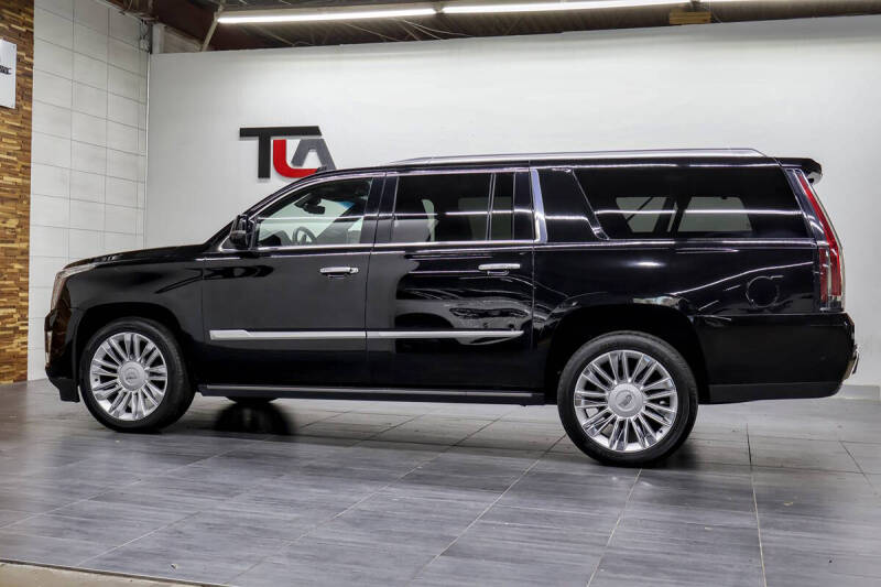 2018 Cadillac Escalade ESV Platinum