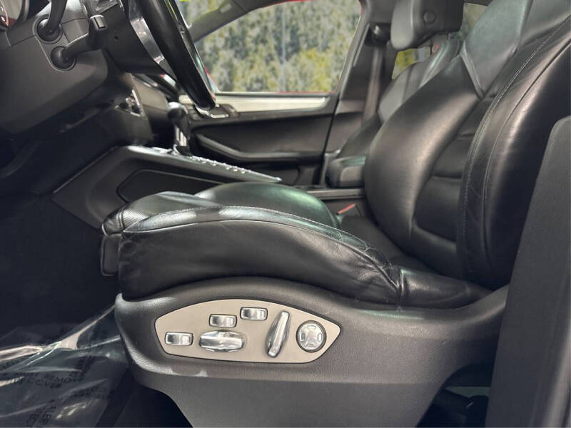 2015 Porsche Macan Turbo