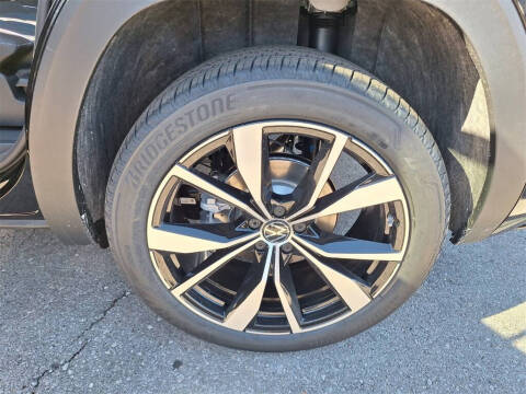 2026 Volkswagen Atlas Cross Sport SEL Premium R-Line 4Motion