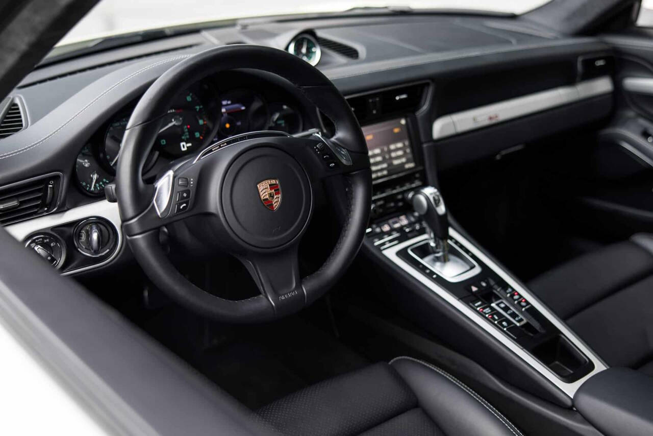 2014 Porsche 911 12