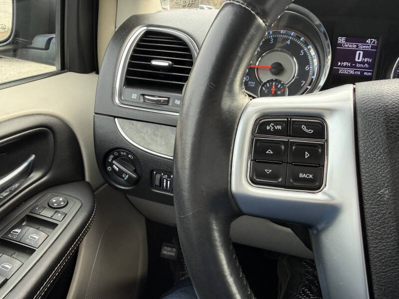 2013 Chrysler Town and Country Touring