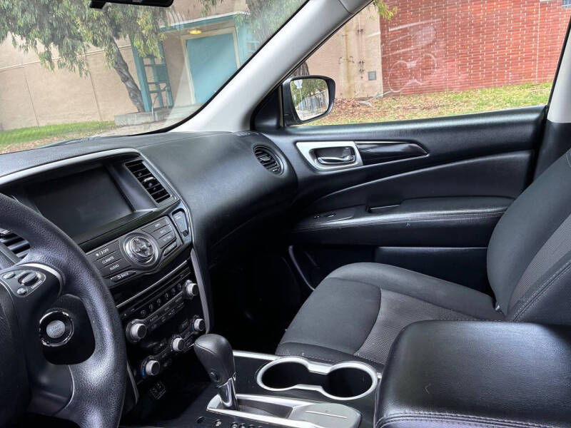 2018 Nissan Pathfinder S