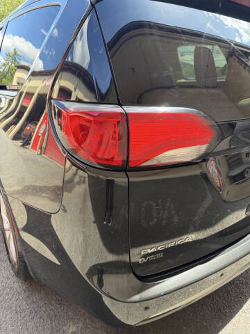 2018 Chrysler Pacifica Touring L