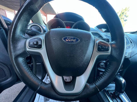 2011 Ford Fiesta SES