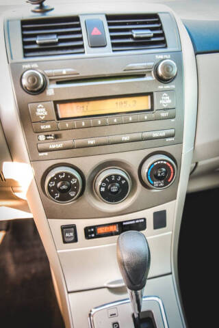 2011 Toyota Corolla LE