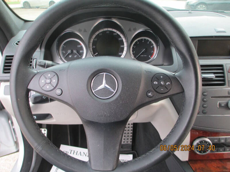 2010 Mercedes-Benz C-Class C300 Sport photo 17