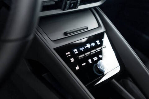 2025 Porsche Macan Turbo Electric